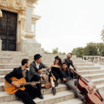 Banda en escaleras